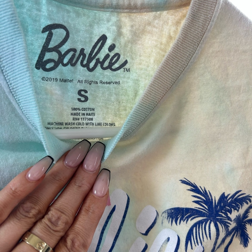 Barbie tshirt💕 - Picture 3 of 4